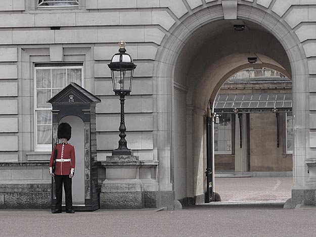 Wachablöse vor dem Buckingham Palace